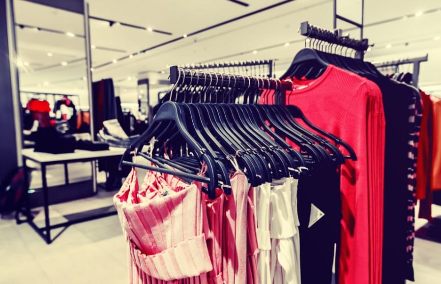 https://apps.apple.com/in/app/depop-buy-sell-clothing/id518684914